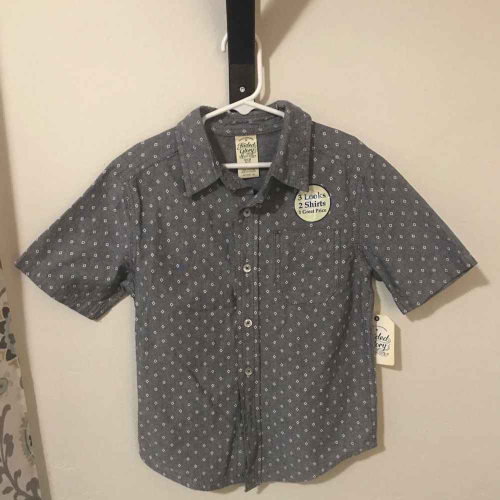 Boys S (6-7) button up collared shirt
